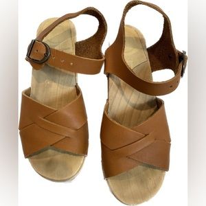 No. 6 Crisscross Heel Sandal